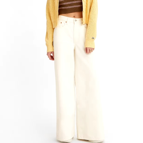 Levi's XL Flood Jeans in White Rinse - Picture 5 of 9